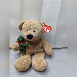 2005 Ty Pluffies Brown Bear Plush Teddy Christmas  Holding Tiny Plaid Bear  10"